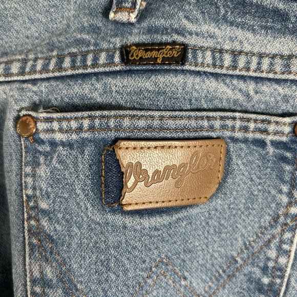 VTG Wrangler Light Wash Blue Denim Distressed Jeans USA Made 13 MWZ (34x29) - Picture 8 of 13